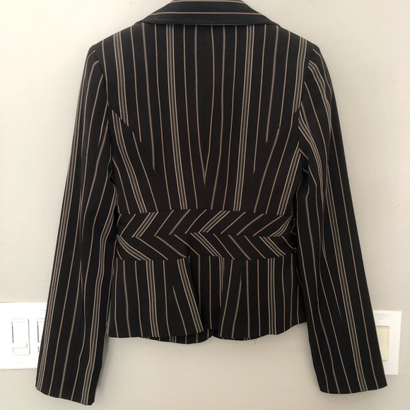 Blazer - Picture 3 of 3